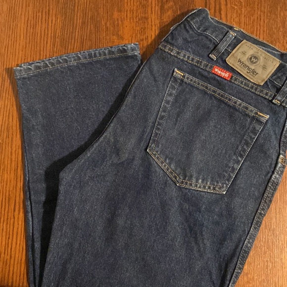 Wrangler Premium Quality blue jeans - Picture 2 of 4